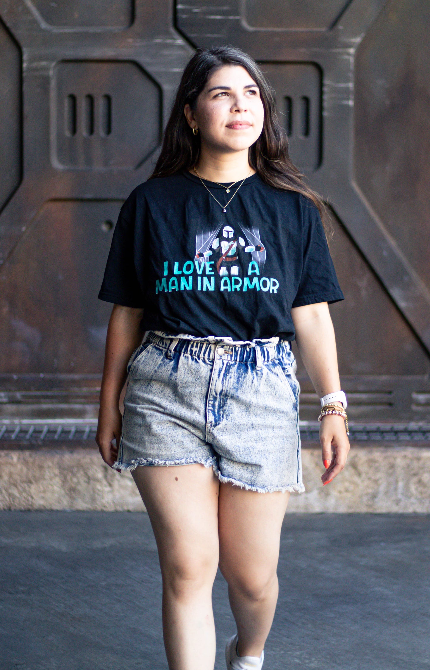I Love a Man In Armor | Mando Black Unisex Tee