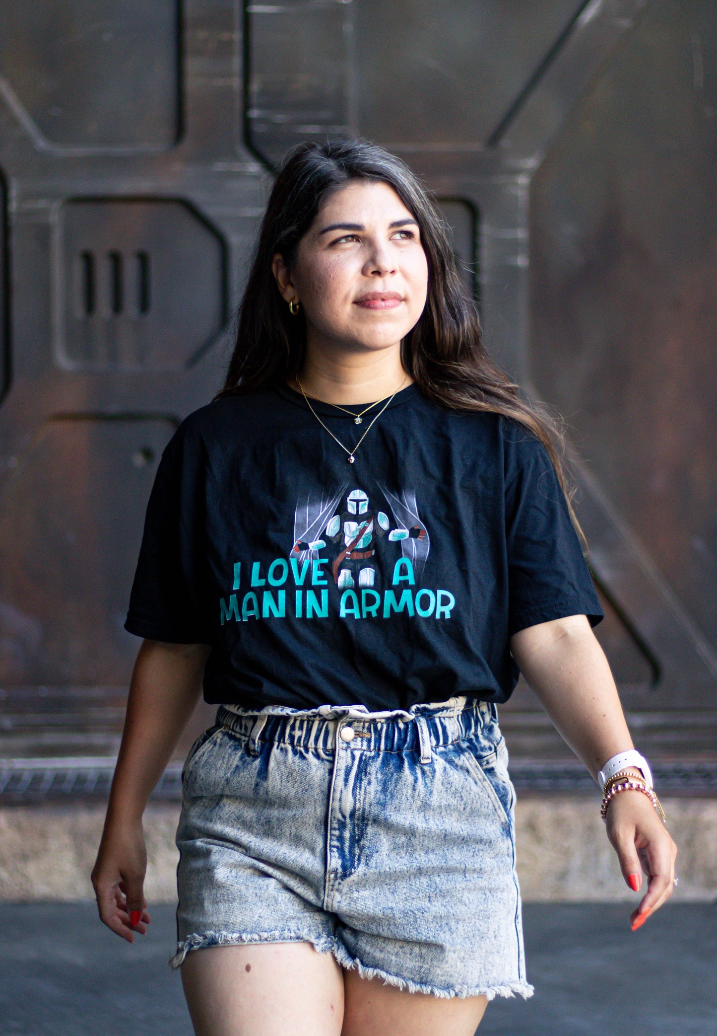 I Love a Man In Armor | Mando Black Unisex Tee
