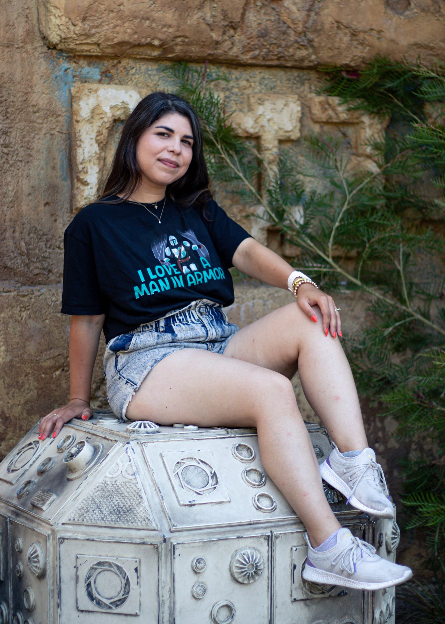 I Love a Man In Armor | Mando Black Unisex Tee